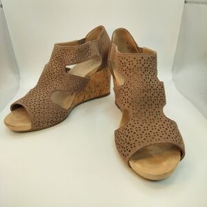 Life Stride‎ Soft System Brown Perforated Wedge Sandals Womens Size 10M Slip On